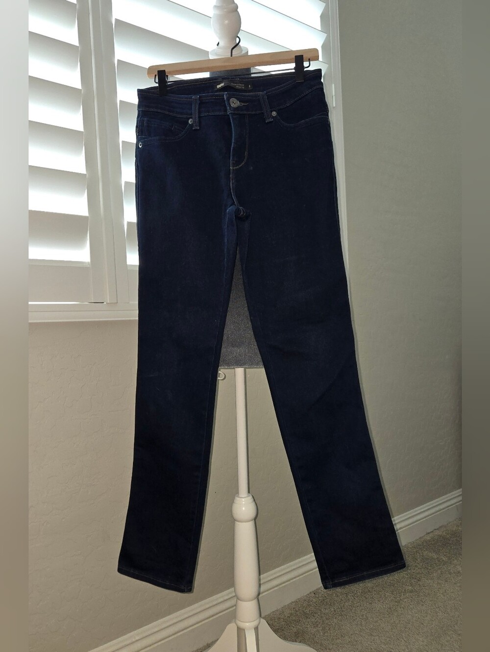 LEVI'S Flatters & Flaunts Skinny Leg Jeans, Size 8